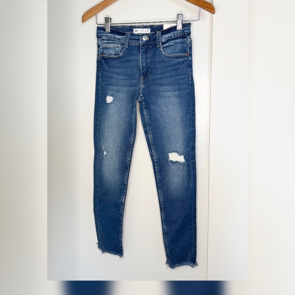NWT Zara Kids Girls Ripped Skinny Jeans Raw Hem – Size 10 - Picture 1 of 14